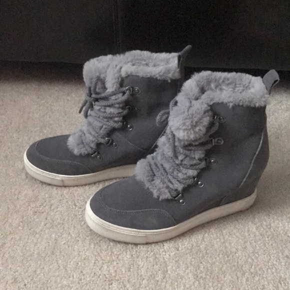 Steve Madden Lift Wedge Sneaker - Picture 5 of 6